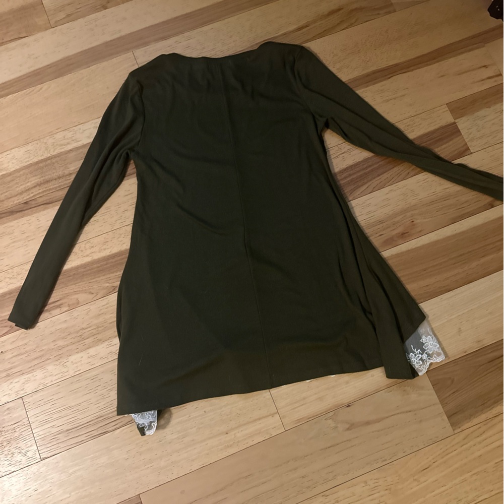 Wekili Hunter Green Lace Hem Tunic | Soft Stretch Feminine Lace Detail - Picture 2 of 3